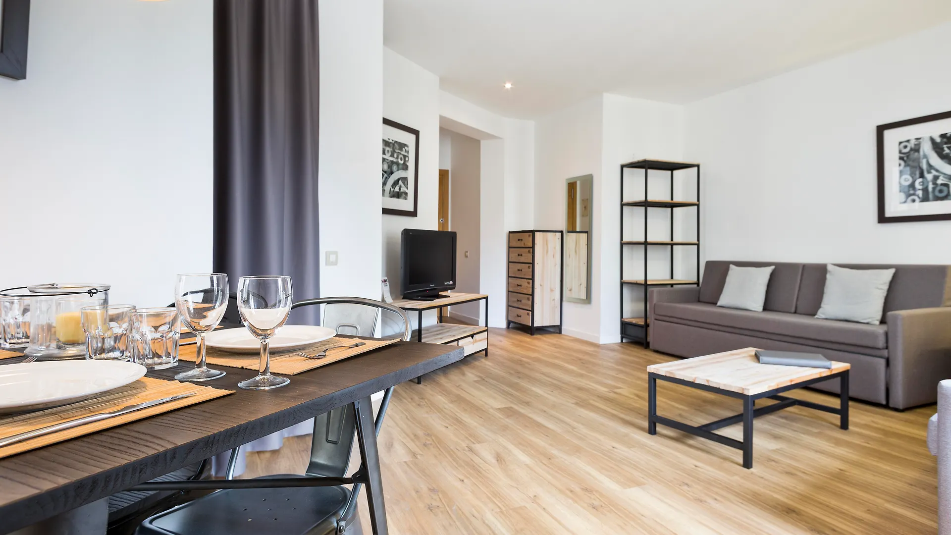 Amister Apartments Barcelona