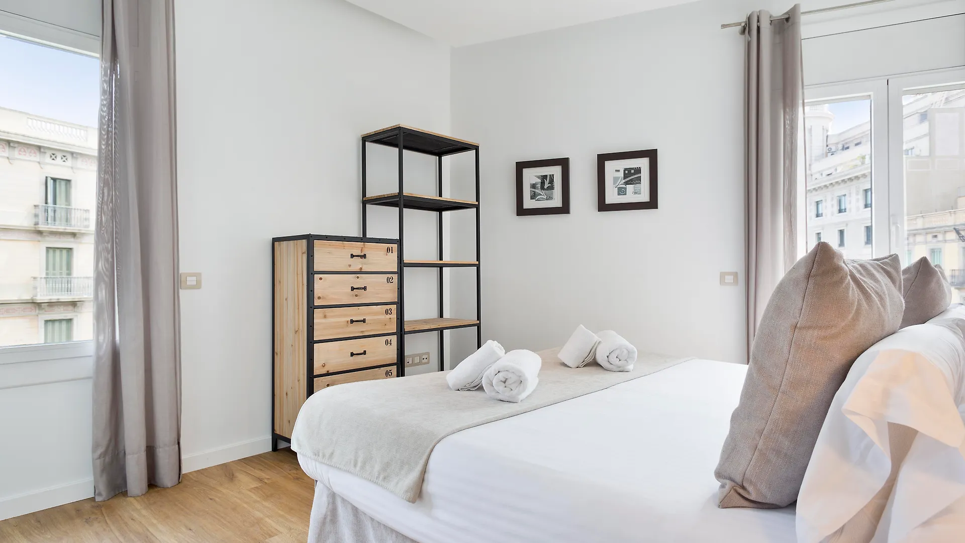 Amister Apartments Barcelona