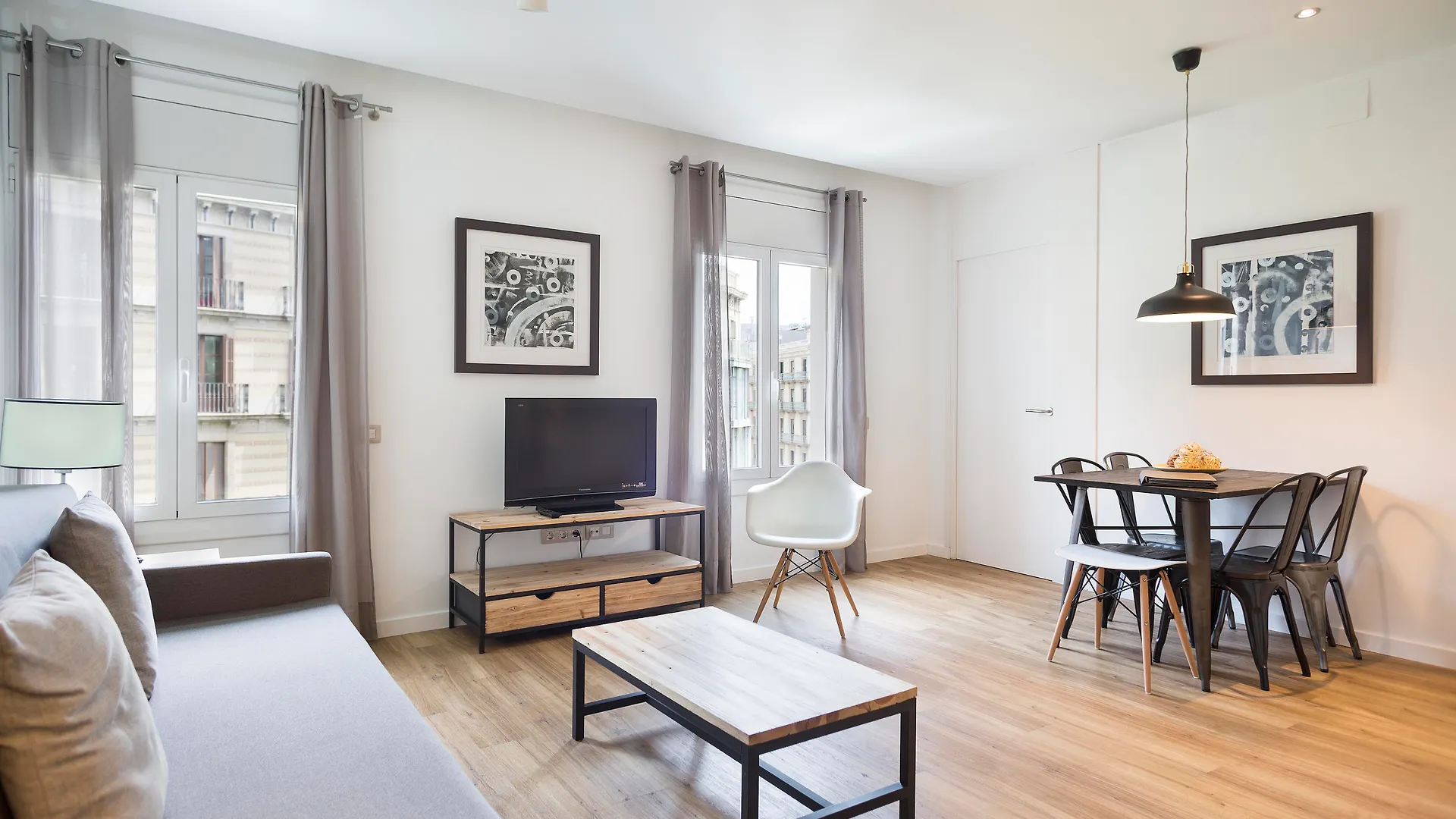 Amister Apartments Barcelona