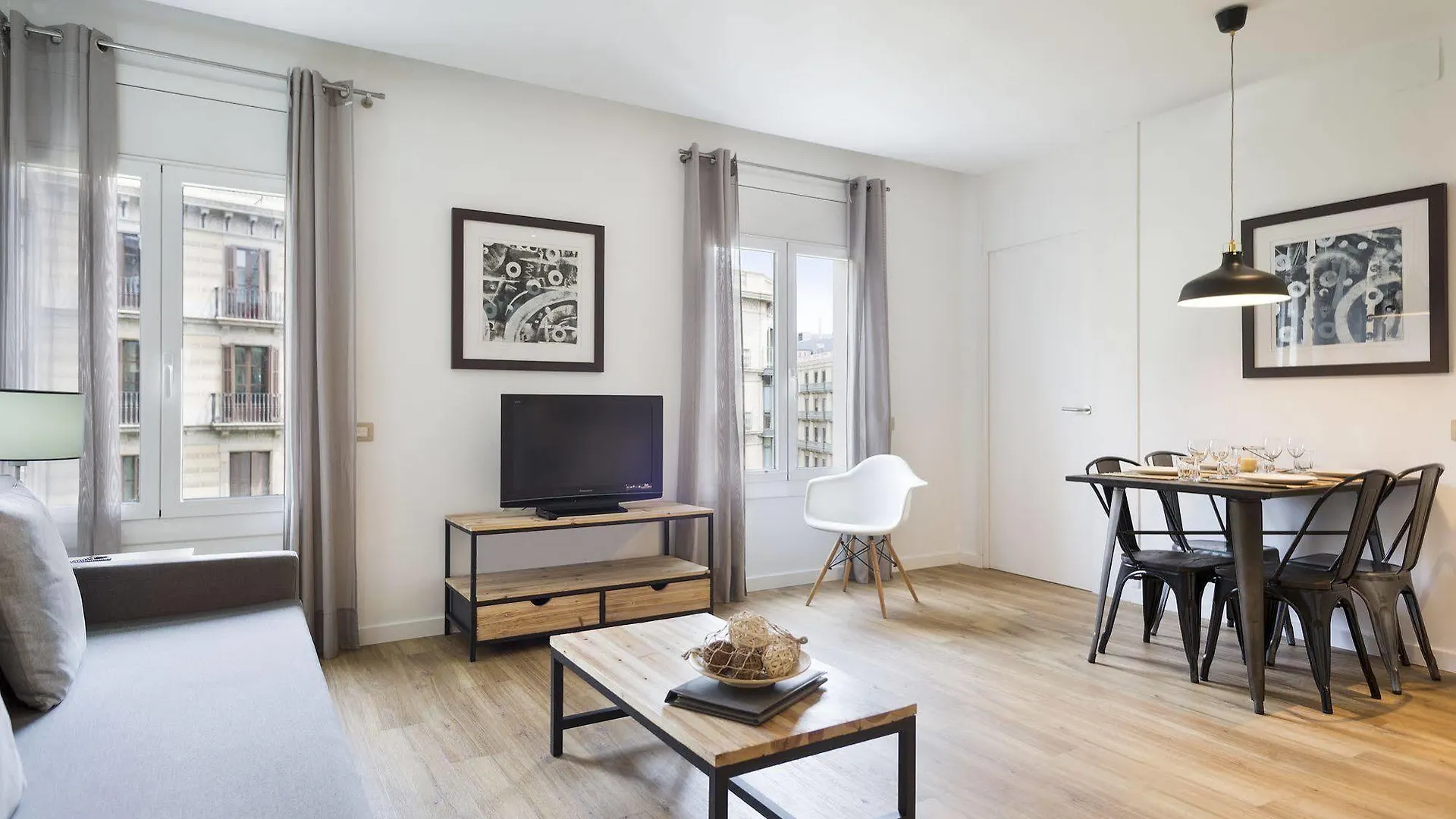 Amister Apartments Barcelona