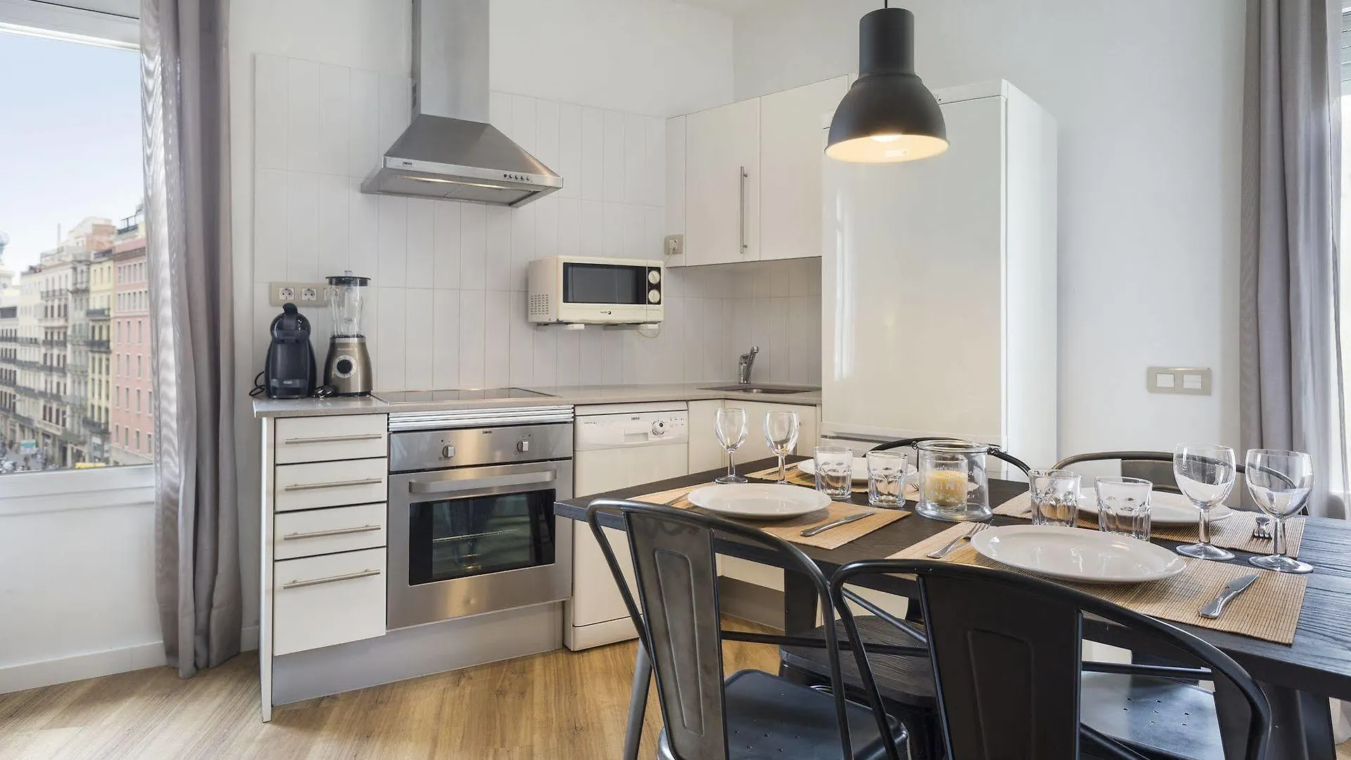 Amister Apartments Barcelona